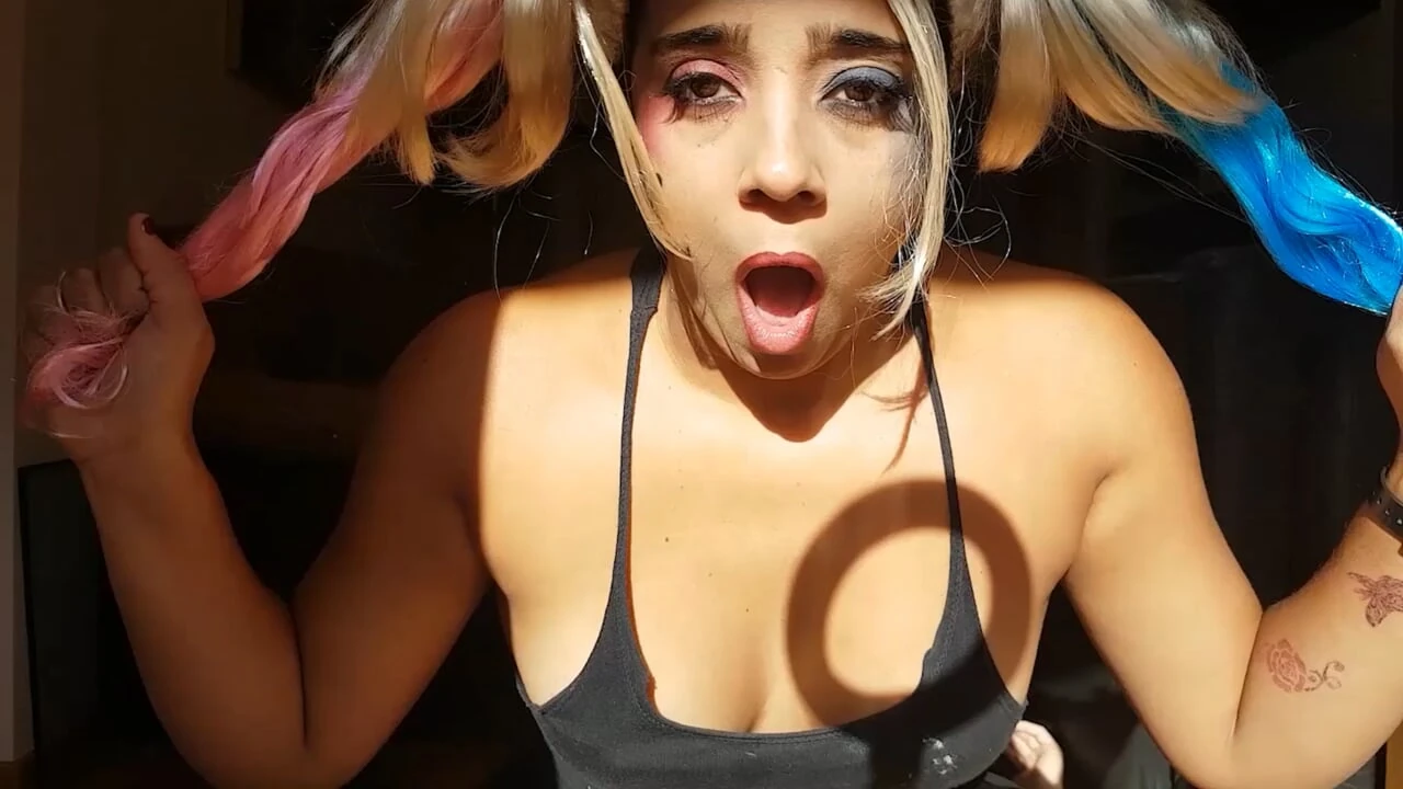 harley quinn is very hot cosplay