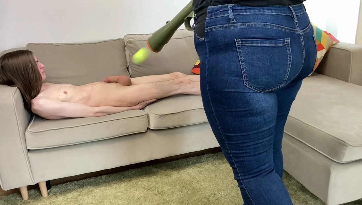 Crushing testicles! BRUTAL BALLBUSTING ! – Dave Moon – Jennifer – BrutalBusting