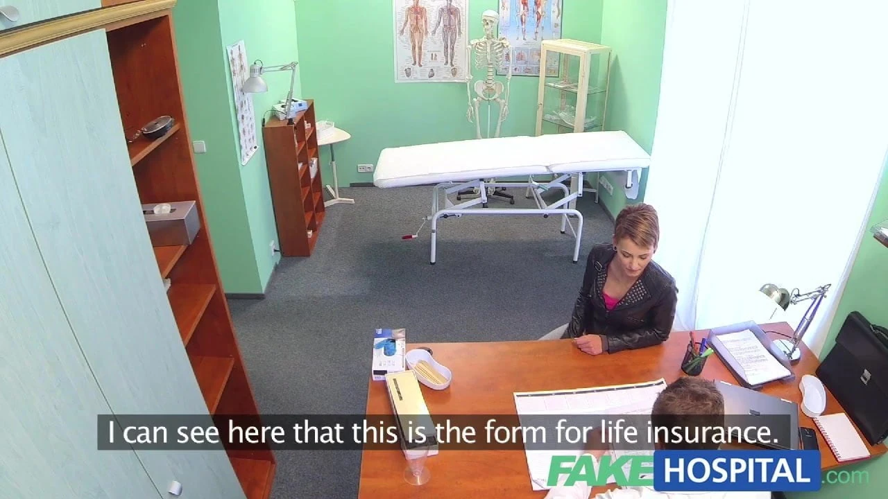 FakeHospital Short haired hottie has no insurance