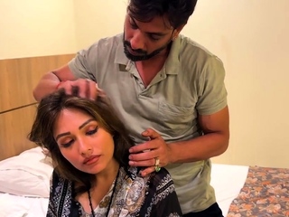 Hairy holed amateur MILF gives head in the pool