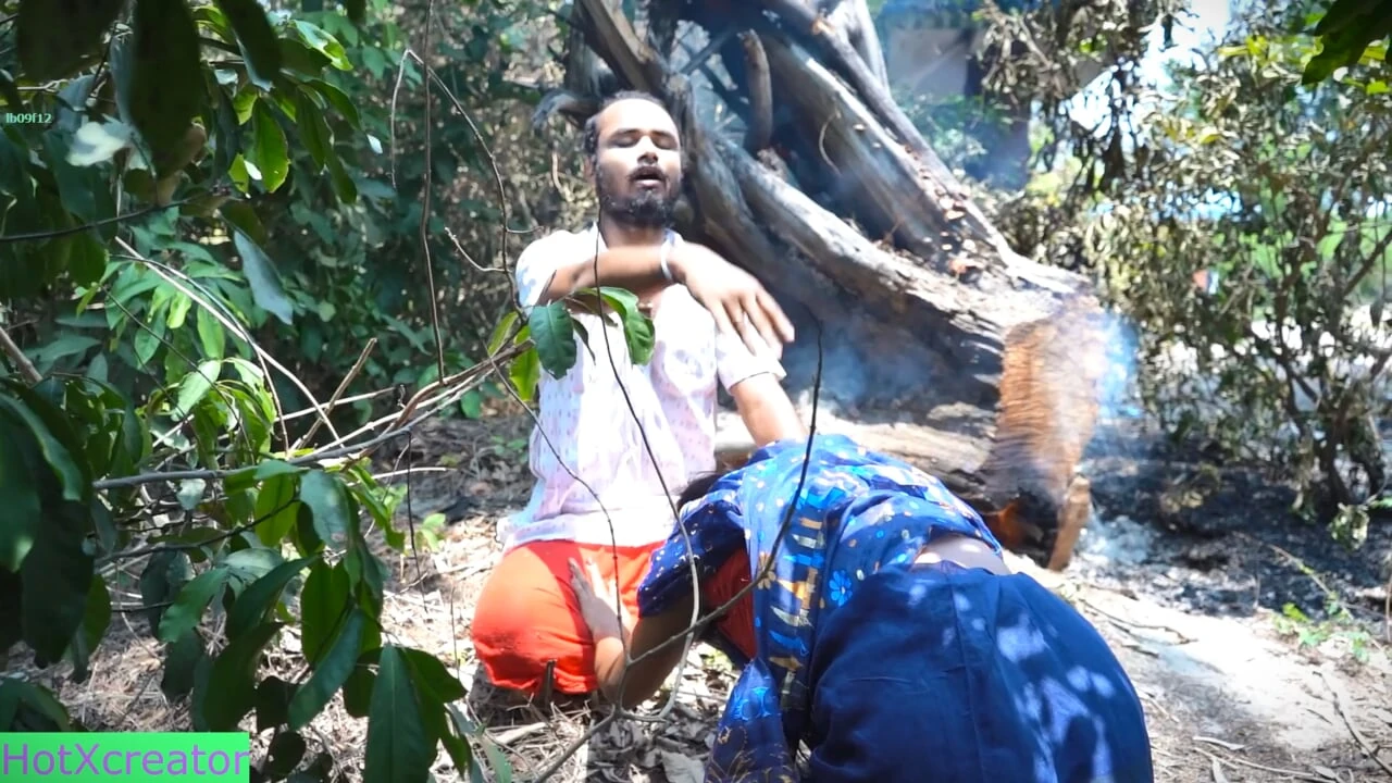 Naughty Tantrik Fucks Innocent Village Wife! Indian Cheating Sex