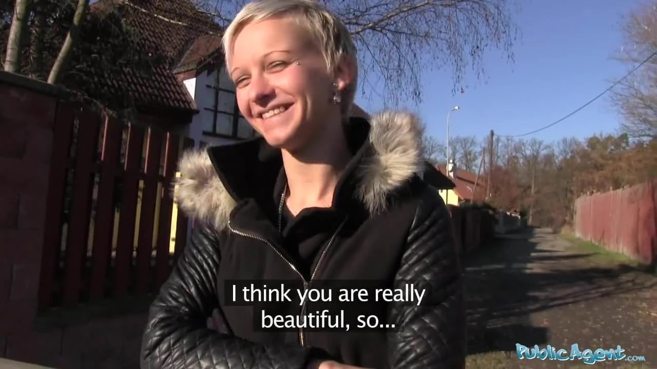 Public Agent Janie Sky gets her pussy splattered with spunk