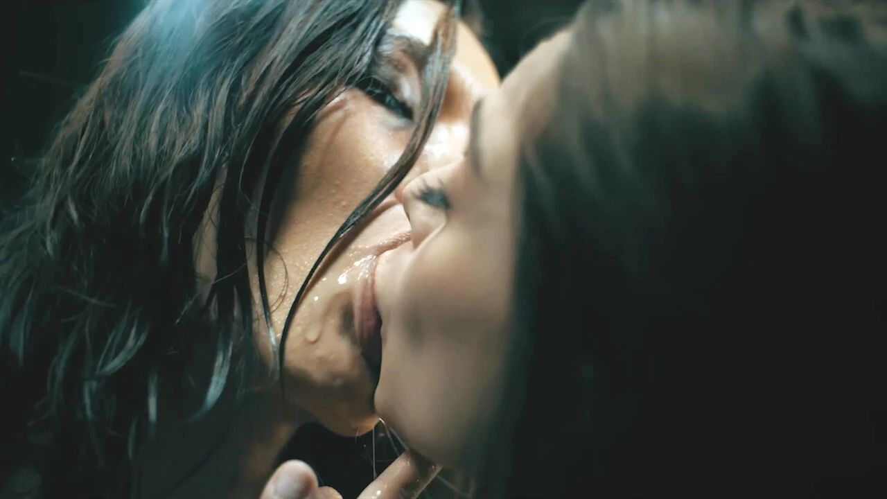 Lucy Mochi & Molly Little Parasited – Sex Hungry Asian Babe Makes Blonde Nurse Into Her Prey