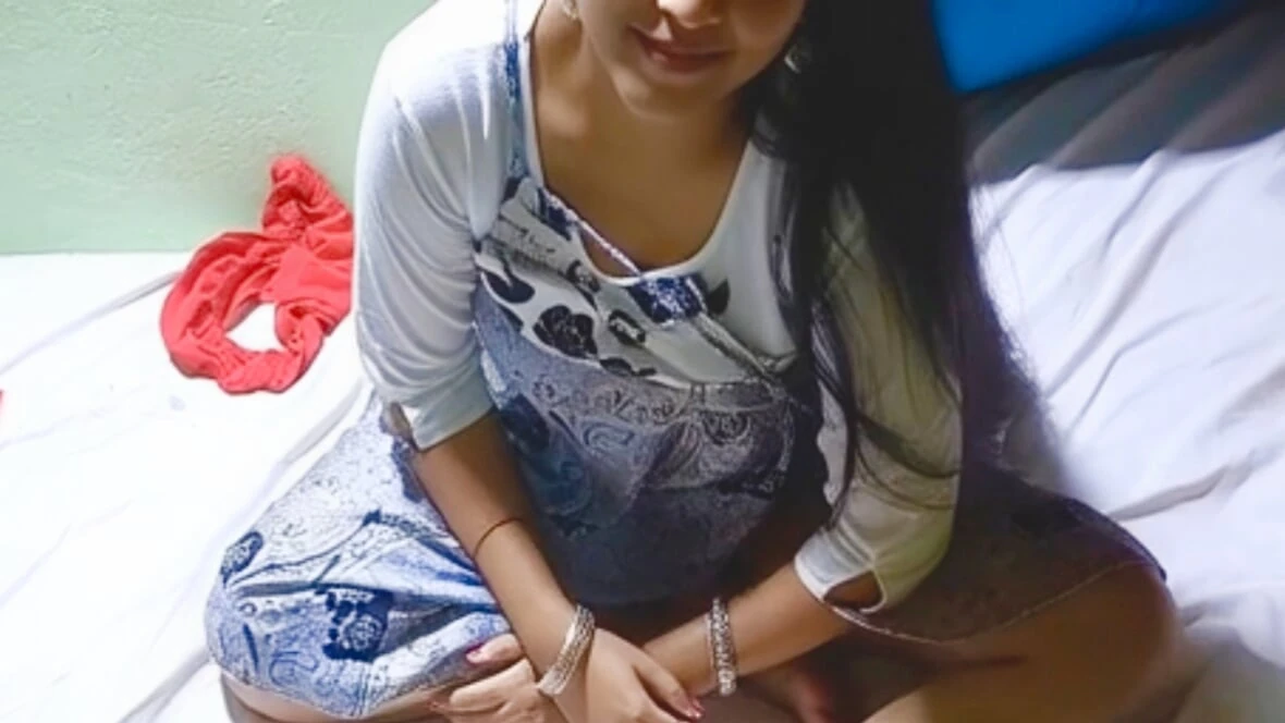 Sexy indian girl homemade video with her boyfriend