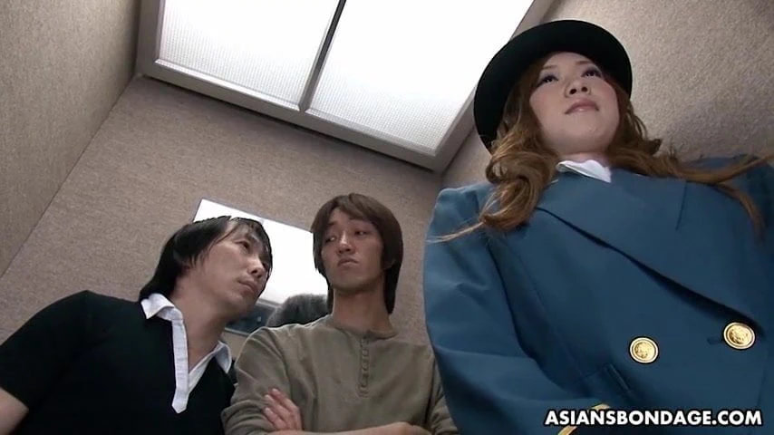 Aimi Ichijo is having bondage session on a working day