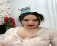 BERLIAN OCHI basah-basahan di kamar mandi. Full Https://s.id/jajanpskmichat