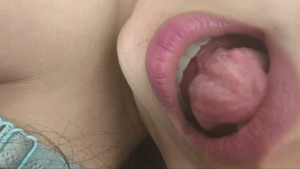 Lip kissing full enjoy with me teasing my lips