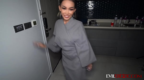 Petite Asian Masseuse Lets Client To Destroy Her Ass