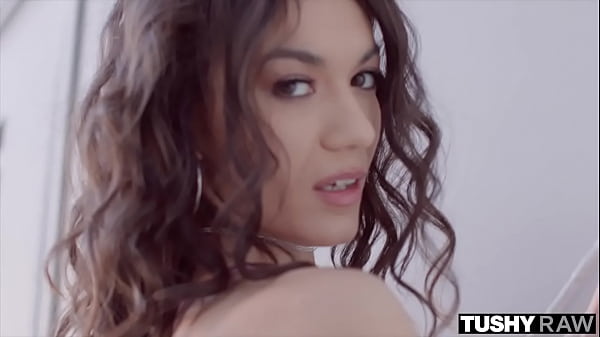 TUSHYRAW Babe gets her ass gaped