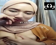 Tya Hijab Cantik – Livu Live
