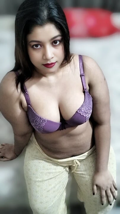 Desi horny housewife bhabhi gets fucked by lover when husband ia away part-1