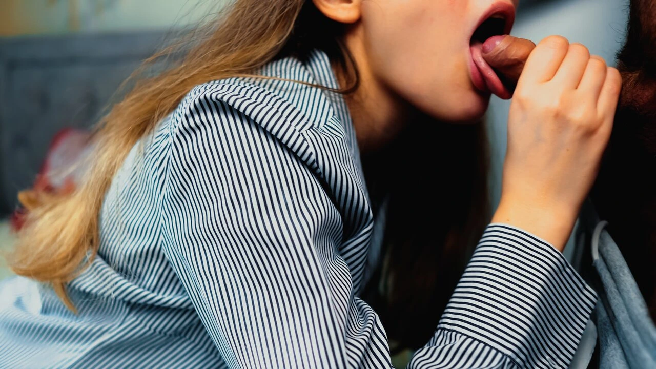 Wife sucks her lover’s small cock after work. cum in mouth